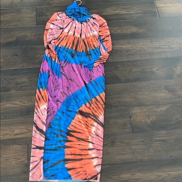 AFRM Pink and Blue Long Sleeve Bodycon Dress
Nude Built in Slip underneath - Picture 4 of 8